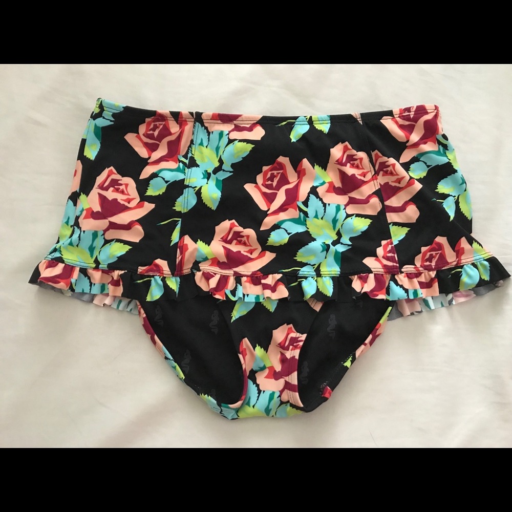 Floral swim bottoms NWT NEW WITH TAGS